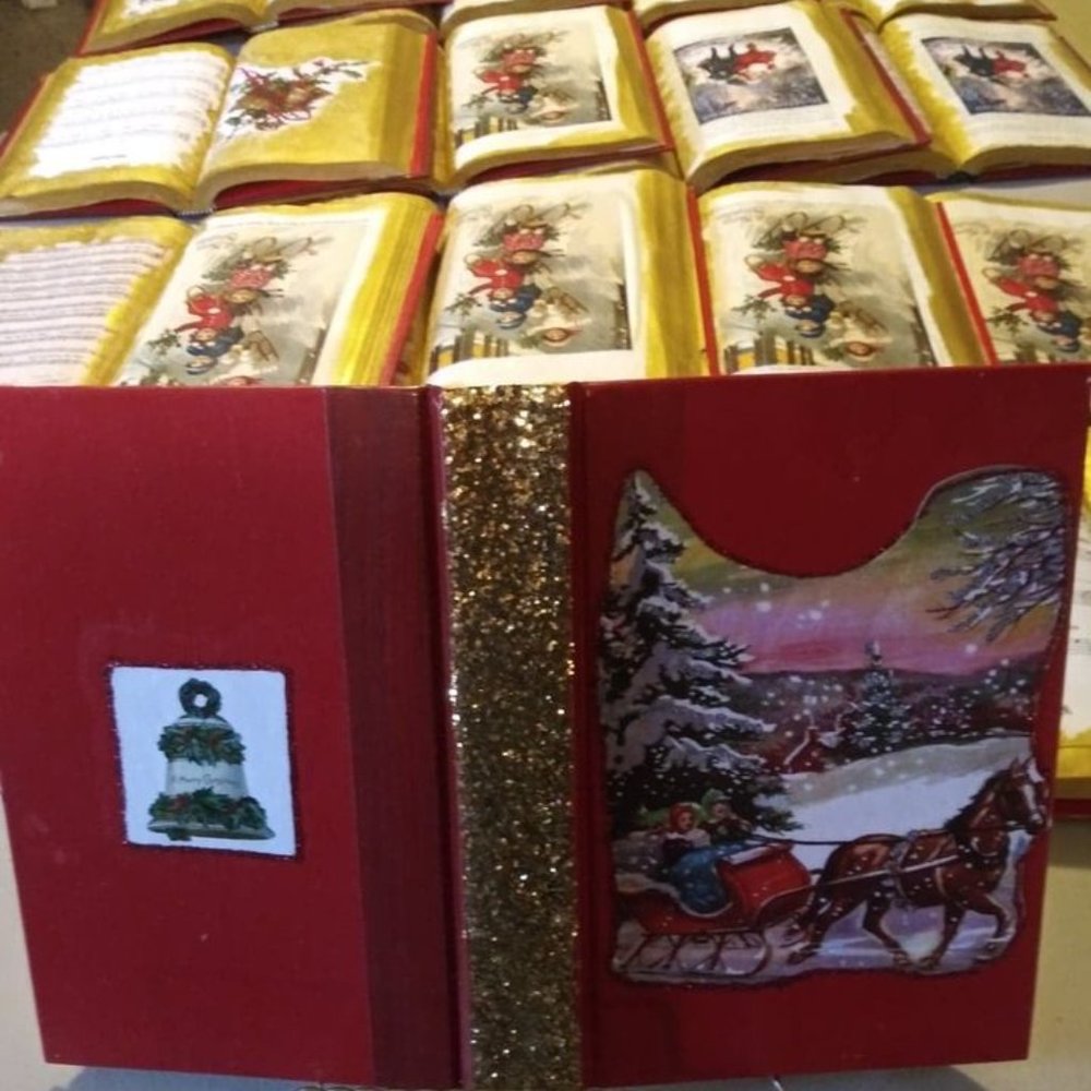 ONE OF A KIND CHRISTMAS DECORATIVE SONGBOOK
